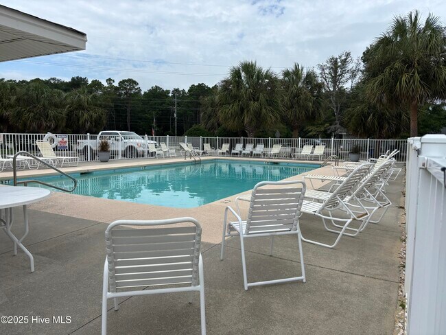 609 Spencer-Farlow Dr in Carolina Beach, NC - Building Photo - Building Photo