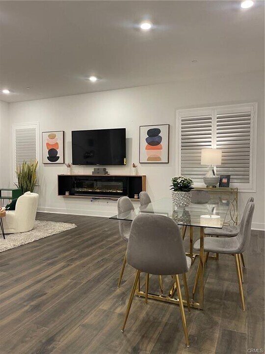9337 Astor in Irvine, CA - Building Photo