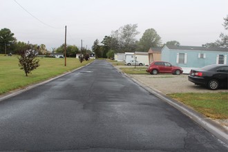 Greenlawn Mobile Home Park in Hartford City, IN - Building Photo - Other