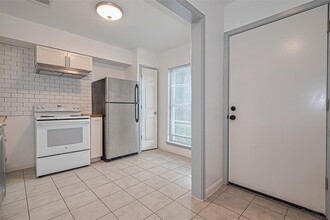 7805 Rue St Cyr St in Houston, TX - Building Photo - Building Photo