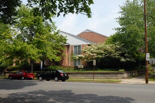 East Market Street Townhouses Apartments