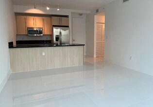 1111 SW 1st Ave, Unit 2621 in Miami, FL - Building Photo - Building Photo