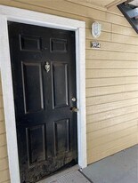 1021 S Hiawassee Rd in Orlando, FL - Building Photo