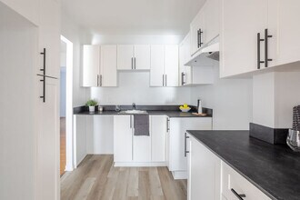 25-35 Du Richelieu Ch in Mcmasterville, QC - Building Photo - Building Photo