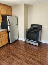 25 Union St, Unit Apartment 2 in Dover, NH - Foto de edificio - Building Photo