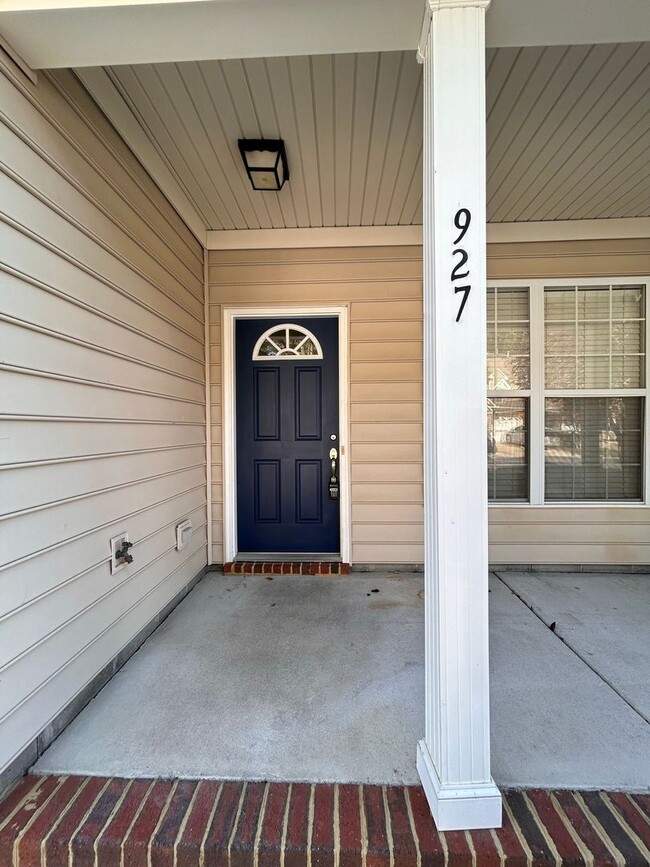927 Hunley Dr in Virginia Beach, VA - Building Photo - Building Photo