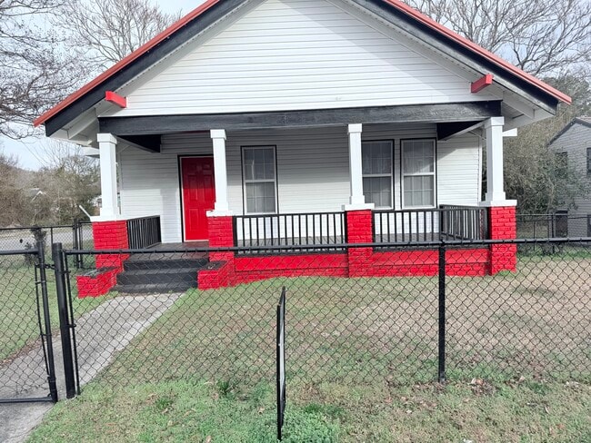 1831 Moore Ave in Anniston, AL - Building Photo - Building Photo