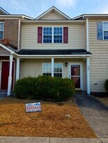 108 Streamwood Dr in Jacksonville, NC - Building Photo