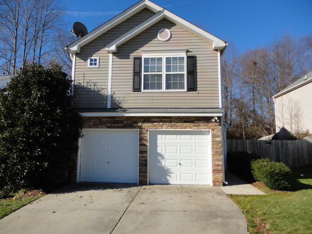 121 Lacombe Ct in Holly Springs, NC - Building Photo