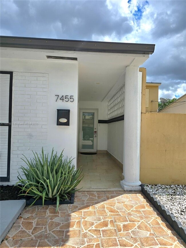 7455 W 16th Ave in Hialeah, FL - Building Photo - Building Photo