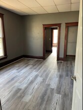 216 N Lynn St in Nevada, MO - Building Photo - Building Photo