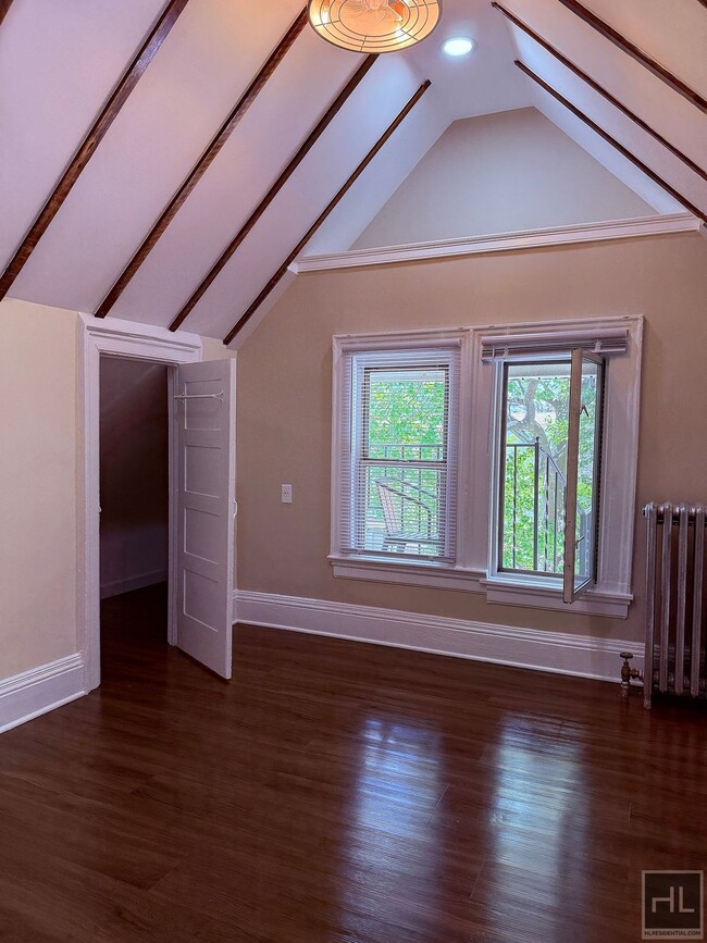 EAST 2 STREET, Unit 3 in Brooklyn, NY - Building Photo - Building Photo
