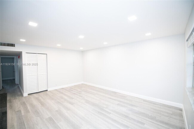 8704 NW 35th St in Coral Springs, FL - Building Photo - Building Photo