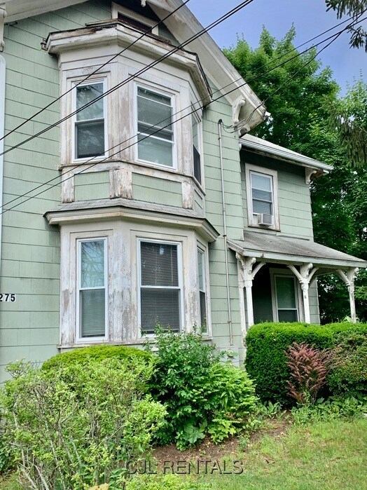 275 Crescent St in Waltham, MA - Building Photo