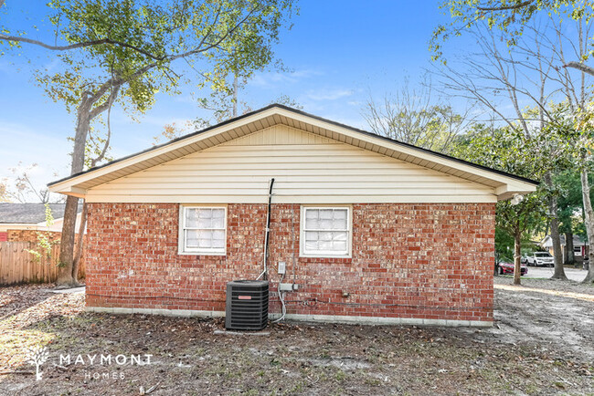 104 Elliott Dr in Ladson, SC - Building Photo - Building Photo