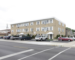 1910-1912 W Division St Apartments