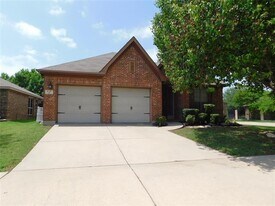 717 Partridge Dr in Aubrey, TX - Building Photo