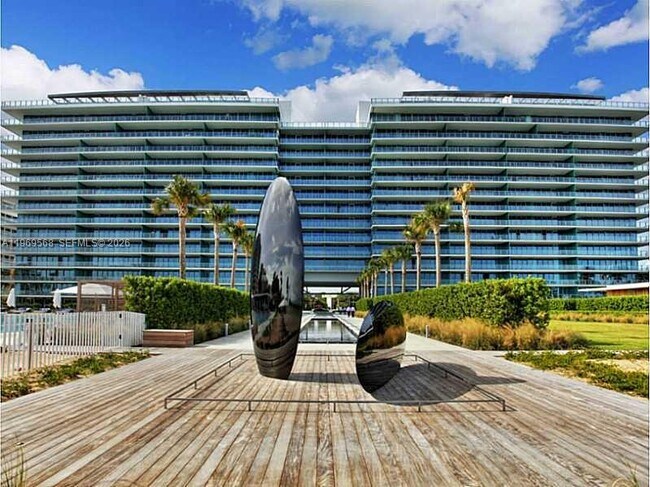 350 Ocean Dr in Key Biscayne, FL - Building Photo - Building Photo