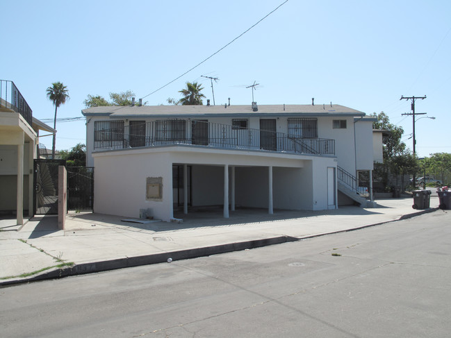 839 E Sunrise Ave in Long Beach, CA - Building Photo - Building Photo