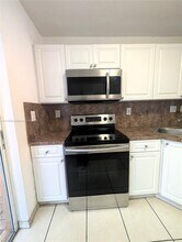 2485 W 76th St-Unit -109 in Hialeah, FL - Building Photo - Building Photo
