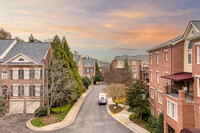 Brookwood Place On Peachtree in Atlanta, GA - Building Photo - Primary Photo