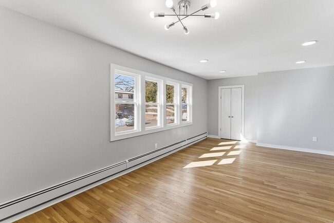 19 Evelyn Ct in Maplewood, NJ - Building Photo - Building Photo