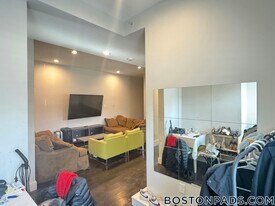 1 Cedar St in Boston, MA - Building Photo