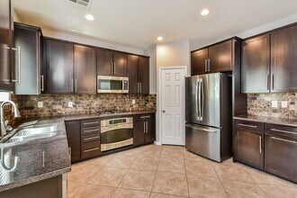 8839 Steaming Thunder Ct in Las Vegas, NV - Building Photo - Building Photo
