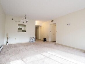 72 Centre St-Unit -7D in Brookline, MA - Building Photo - Building Photo