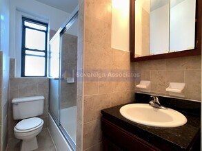 55 Cooper St in New York, NY - Building Photo - Building Photo