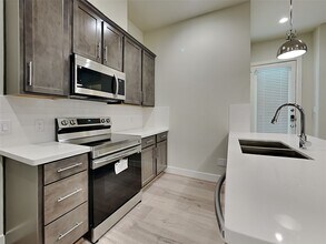 5712 Paul Quinn St in Houston, TX - Building Photo - Building Photo