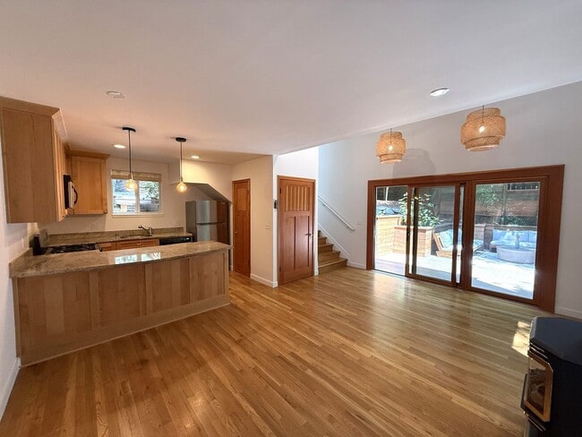 203 Madrone Ave in Larkspur, CA - Building Photo - Building Photo