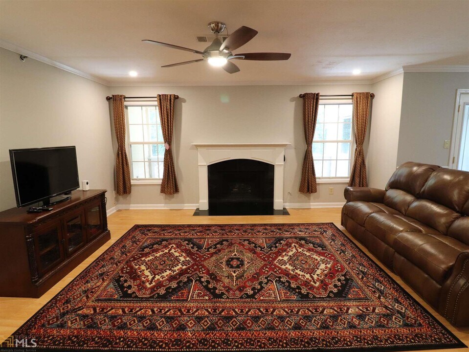 4100 Riverlook Pkwy SE-Unit -301 in Marietta, GA - Building Photo