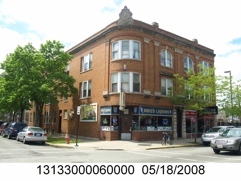 3135 W Montrose Ave in Chicago, IL - Building Photo