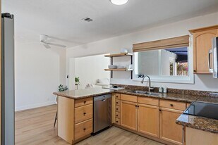 10281 NW 32nd St in Sunrise, FL - Building Photo