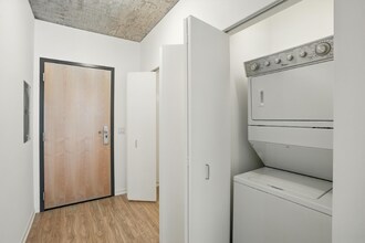 1369 S Wabash Ave in Chicago, IL - Foto de edificio - Building Photo