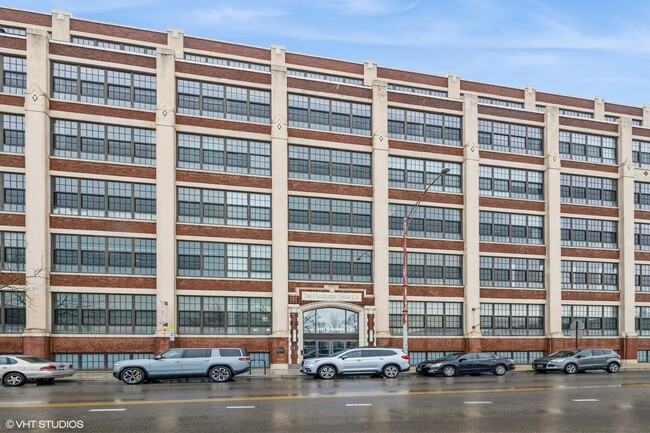 property at 3963 W Belmont Ave
