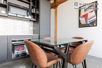 2061 N Southport Ave in Chicago, IL - Building Photo - Building Photo