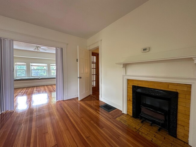 5 Adams St, Unit 1