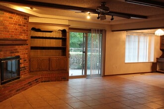 517 Partridge Ln in Edmond, OK - Building Photo - Building Photo