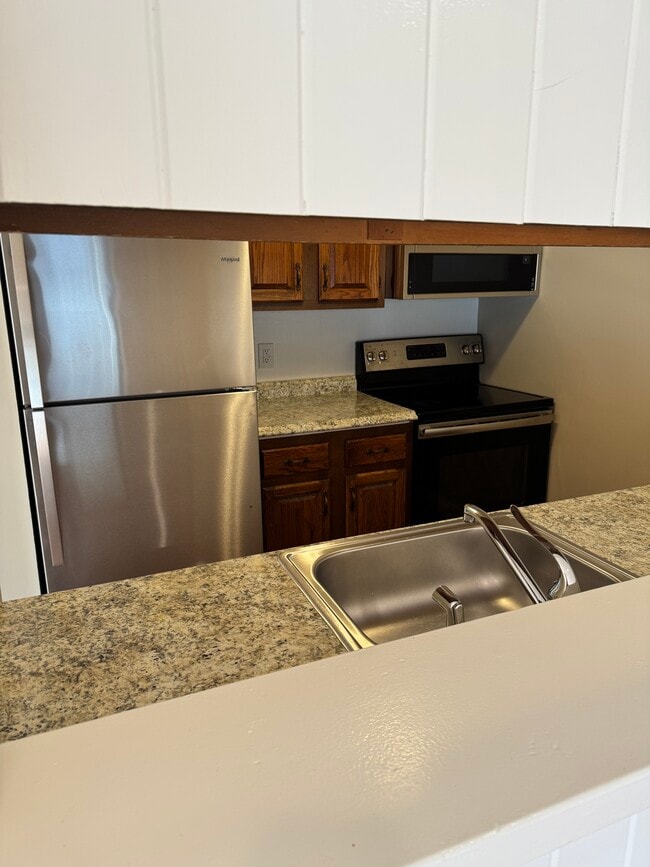 17 Danbury Rd, Unit 2 in Ridgefield, CT - Building Photo - Building Photo