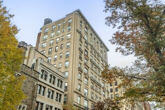 Luxor Apartments in New York, NY - Building Photo - Building Photo