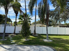 8848 92nd St in Seminole, FL - Building Photo - Building Photo