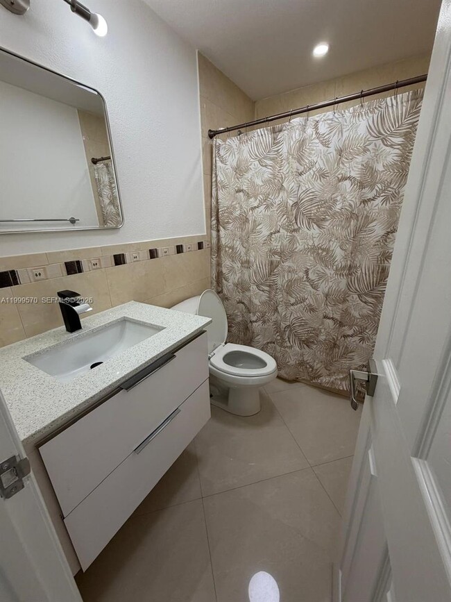 19732 SW 121st Ave in Miami, FL - Building Photo - Building Photo