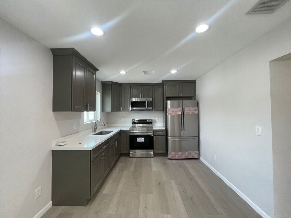 818 Delmas Ave in San Jose, CA - Building Photo