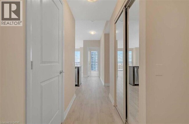 35 Watergarden Dr in Mississauga, ON - Building Photo - Building Photo