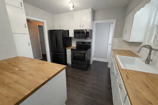 5306 E 10th St in Indianapolis, IN - Building Photo - Building Photo