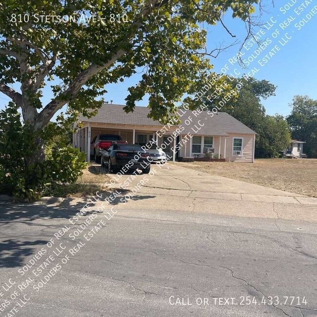 property at 810 Stetson Ave