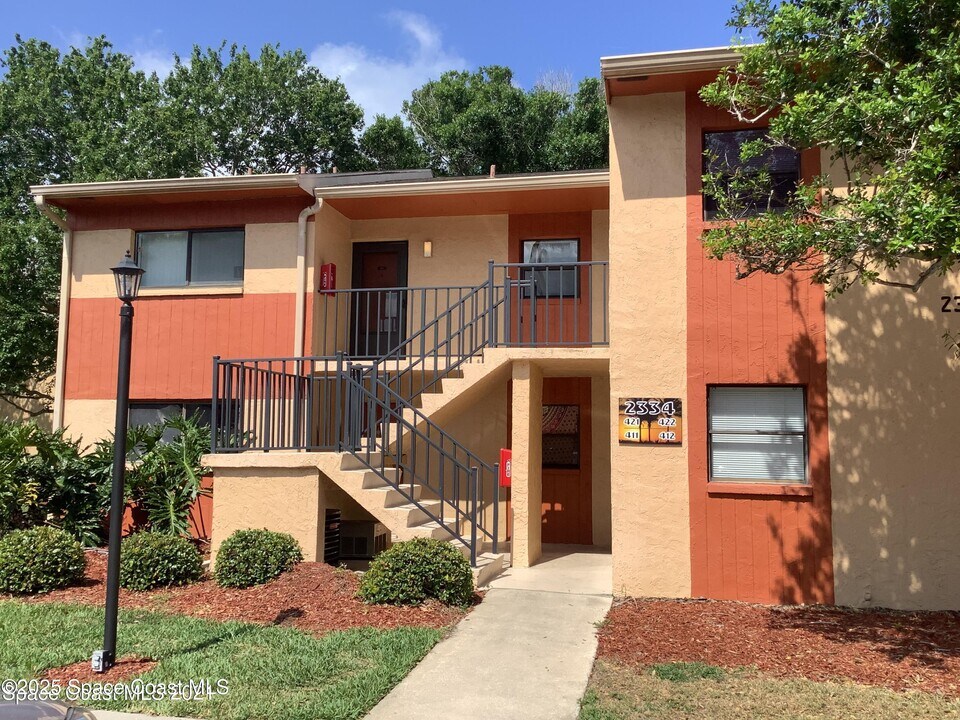 2334 Golf Lake Cir in Melbourne, FL - Building Photo