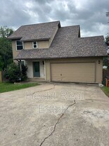 5711 China Berry Rd in Austin, TX - Building Photo
